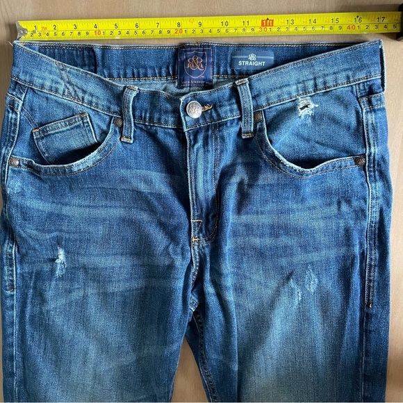 Rock & Republic Relaxed Fit Blue Jeans - Picture 9 of 10